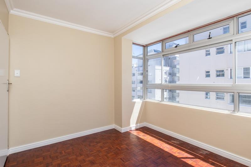 3 Bedroom Property for Sale in Sea Point Western Cape